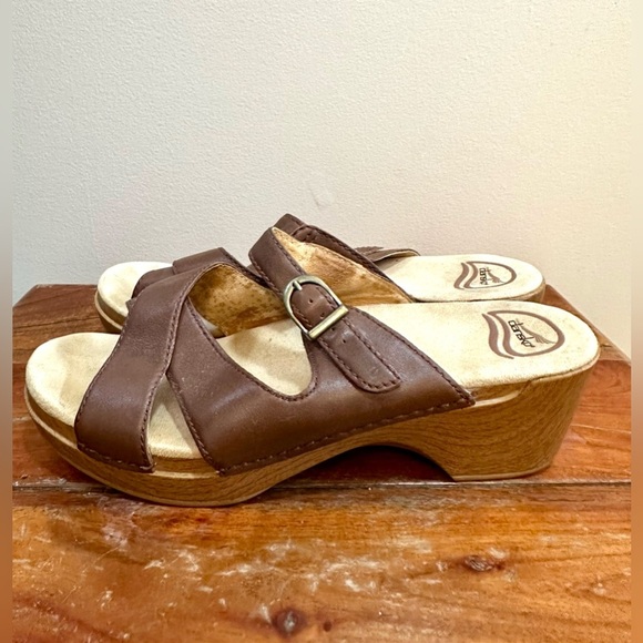Dansko Brown Leather Sela Pull Up Buckle Strap Size 41 - Picture 4 of 6